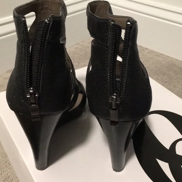 Wedge Heels - Picture 3 of 3